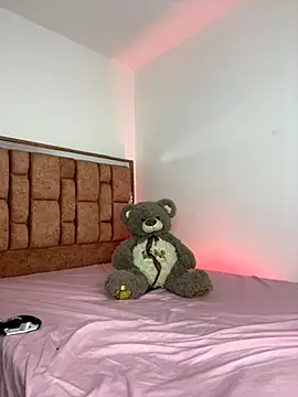 Snapshot of Lucy_699 chatting on 11-21-25, 06:45 Lucy 699 online show from 11-21-25, 06:45