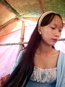 Snapshot of minachao- chatting on 10-30-25, 02:02 minachao- online show from 10-30-25, 02:02