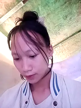 Snapshot of minachao- chatting on 11-04-25, 01:27 minachao- online show from 11-04-25, 01:27