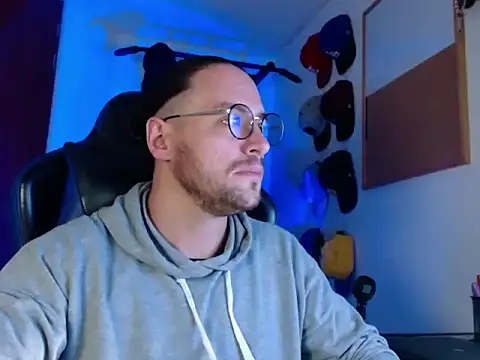 kurt xx online show from 11-19-25, 02:39