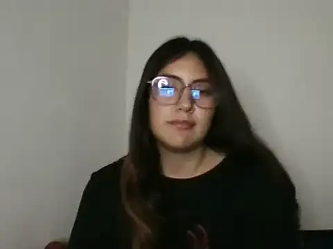 Snapshot of Mar_00c chatting on 10-18-25, 04:48 Mar 00c online show from 10-18-25, 04:48