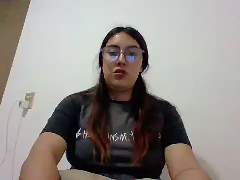 Snapshot of Mar_00c chatting on 10-26-25, 05:46 Mar 00c online show from 10-26-25, 05:46