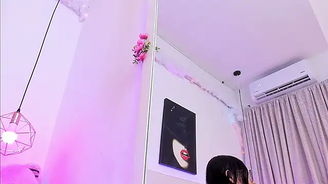 Snapshot of Nara_Pink chatting on 11-03-25, 08:43 Nara Pink online show from 11-03-25, 08:43