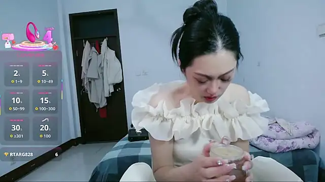 Snapshot of jiangjiangas chatting on 11-17-25, 10:48 jiangjiangas online show from 11-17-25, 10:48