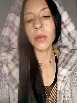 Snapshot of you_yuyuu chatting on 10-19-25, 02:12 you yuyuu online show from 10-19-25, 02:12