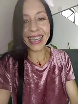 Snapshot of you_yuyuu chatting on 11-04-25, 05:01 you yuyuu online show from 11-04-25, 05:01