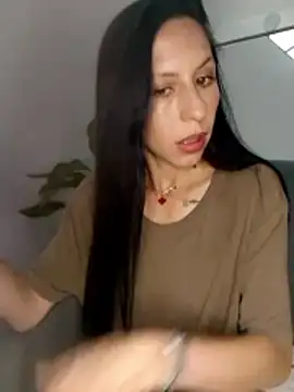 Snapshot of you_yuyuu chatting on 11-05-25, 09:04 you yuyuu online show from 11-05-25, 09:04