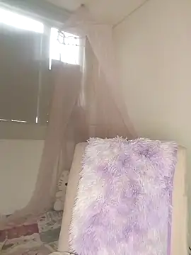 Snapshot of you_yuyuu chatting on 11-11-25, 10:10 you yuyuu online show from 11-11-25, 10:10