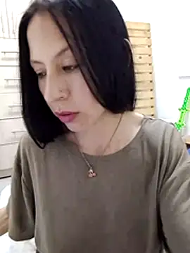 Snapshot of you_yuyuu chatting on 11-21-25, 09:57 you yuyuu online show from 11-21-25, 09:57