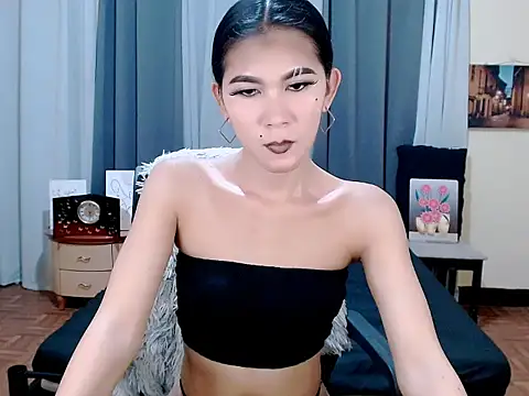 Alicia Morei online show from 10-13-25, 04:01