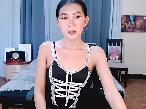 Alicia Morei online show from 10-22-25, 05:19