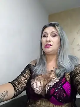 Snapshot of LilithGreenn chatting on 10-29-25, 08:27 LilithGreenn online show from 10-29-25, 08:27