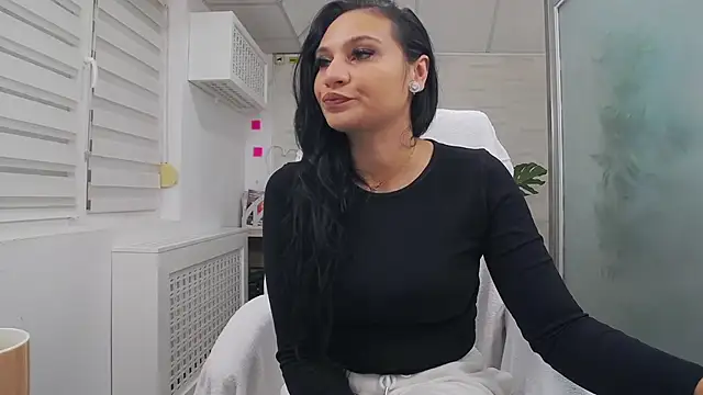 Snapshot of YaraXCox chatting on 11-07-25, 04:12 YaraXCox online show from 11-07-25, 04:12