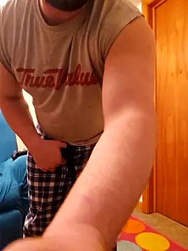 dakotafail92 online show from 12-22-25, 03:14