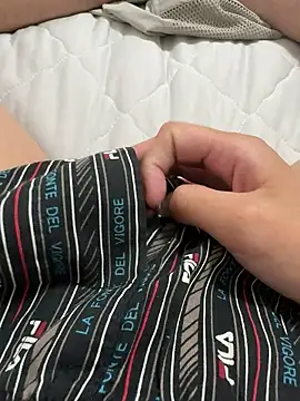 Snapshot of haruki_18old chatting on 10-09-25, 02:15 haruki 18old online show from 10-09-25, 02:15