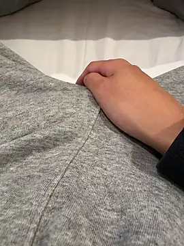 Snapshot of haruki_18old chatting on 10-30-25, 02:51 haruki 18old online show from 10-30-25, 02:51