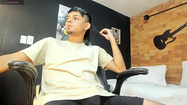 Kail nil online show from 11-19-25, 02:44