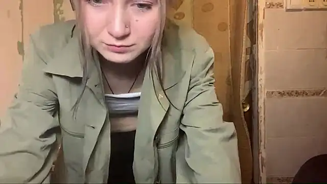 ArianeBhayani online show from 10-30-25, 09:37