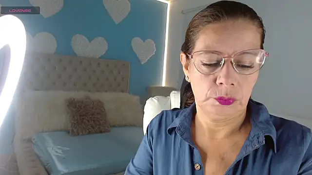 Snapshot of channelsmith_55 chatting on 12-22-25, 01:19 channelsmith 55 online show from 12-22-25, 01:19