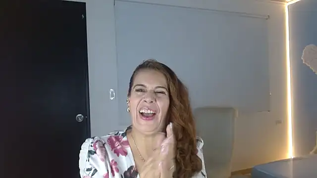 Snapshot of channelsmith_55 chatting on 04-06-26, 01:12 channelsmith 55 online show from 04-06-26, 01:12