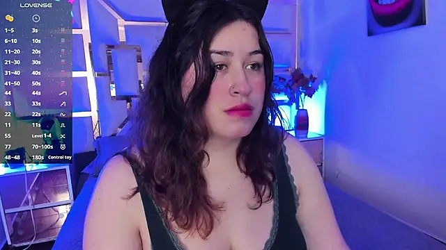 Snapshot of azul_vera chatting on 11-11-25, 01:22 azul vera online show from 11-11-25, 01:22