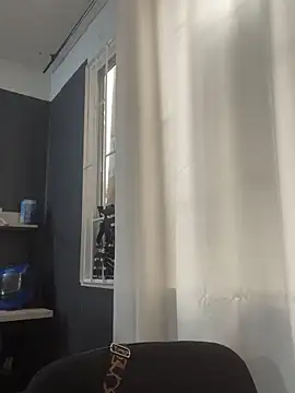 Snapshot of angie_rousse_ chatting on 10-11-25, 01:20 angie rousse online show from 10-11-25, 01:20