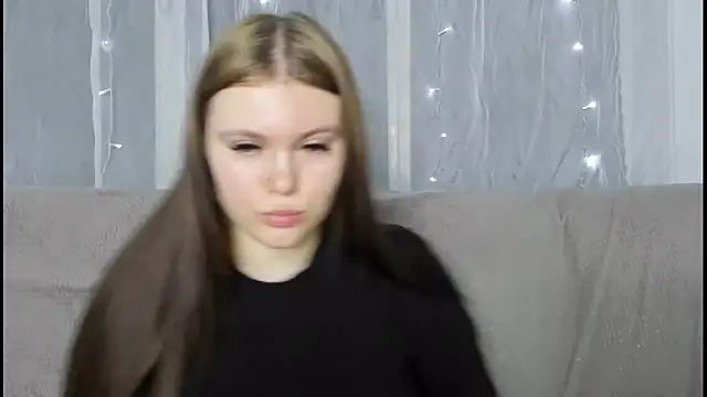 Musegirl online show from 12-17-25, 02:06