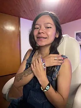 Ninfa pink online show from 12-16-25, 07:08