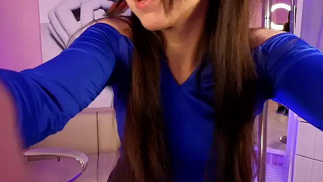 Snapshot of AkiraRH chatting on 10-18-25, 10:49 AkiraRH online show from 10-18-25, 10:49