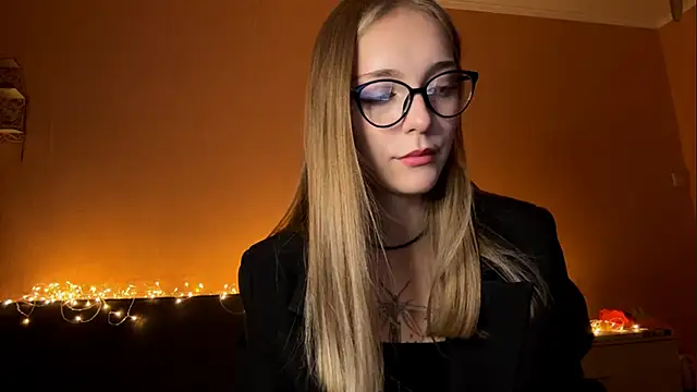 EvaPeace online show from 10-09-25, 05:00