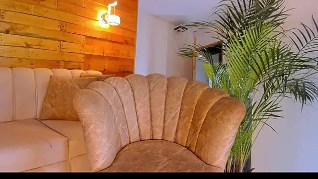 Snapshot of miss_brenda_ chatting on 11-25-25, 09:31 miss brenda online show from 11-25-25, 09:31