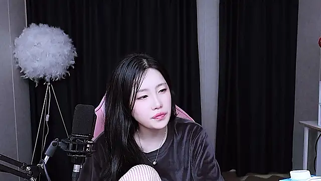 Snapshot of MISA_02 chatting on 11-03-25, 12:50 MISA 02 online show from 11-03-25, 12:50