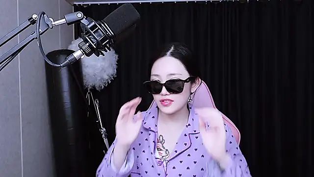 Snapshot of MISA_02 chatting on 11-17-25, 02:12 MISA 02 online show from 11-17-25, 02:12