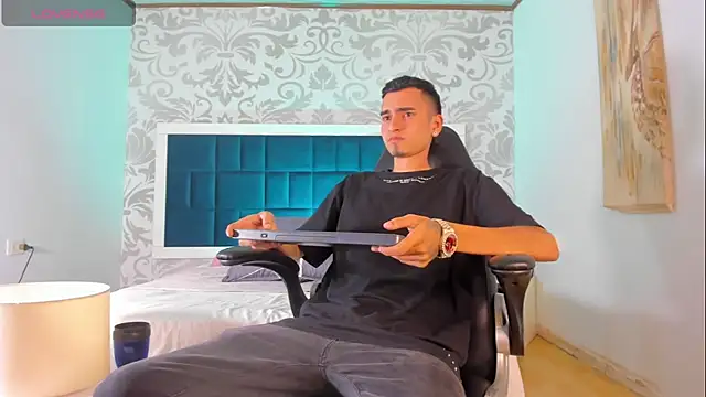 Snapshot of Ethan_Boy_ chatting on 10-12-25, 07:46 Ethan Boy online show from 10-12-25, 07:46