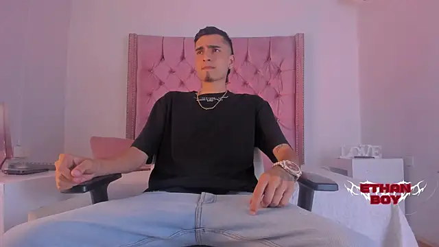 Snapshot of Ethan_Boy_ chatting on 10-27-25, 08:46 Ethan Boy online show from 10-27-25, 08:46