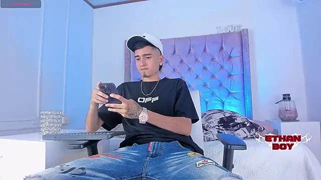 Snapshot of Ethan_Boy_ chatting on 11-29-25, 09:29 Ethan Boy online show from 11-29-25, 09:29