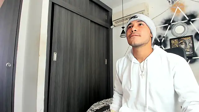 Snapshot of jhapsson_wong chatting on 10-10-25, 02:49 jhapsson wong online show from 10-10-25, 02:49