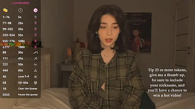 Snapshot of shygaze- chatting on 10-18-25, 09:04 shygaze- online show from 10-18-25, 09:04