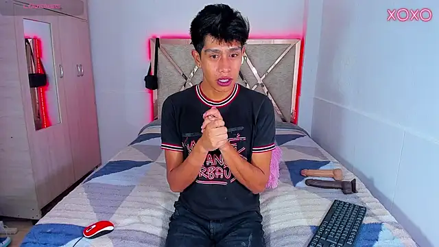 Snapshot of Jacovo2002 chatting on 10-16-25, 04:13 Jacovo2002 online show from 10-16-25, 04:13