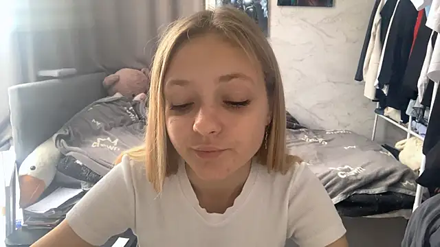  petaI online show from 10-13-25, 07:52