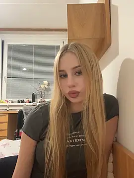 Snapshot of JudithCarly chatting on 11-12-25, 05:24 JudithCarly online show from 11-12-25, 05:24