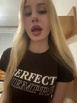 Snapshot of JudithCarly chatting on 11-24-25, 08:19 JudithCarly online show from 11-24-25, 08:19