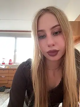 Snapshot of JudithCarly chatting on 12-17-25, 02:23 JudithCarly online show from 12-17-25, 02:23