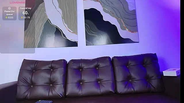 Snapshot of Nia_Blum chatting on 10-23-25, 03:17 Nia Blum online show from 10-23-25, 03:17