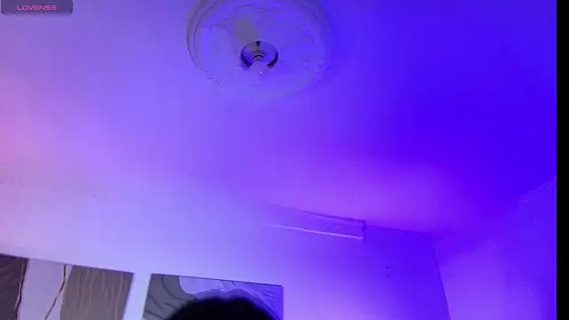 Snapshot of Nia_Blum chatting on 11-06-25, 03:18 Nia Blum online show from 11-06-25, 03:18