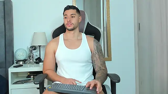 Snapshot of Ken_mailik1 chatting on 11-01-25, 11:40 Ken mailik1 online show from 11-01-25, 11:40