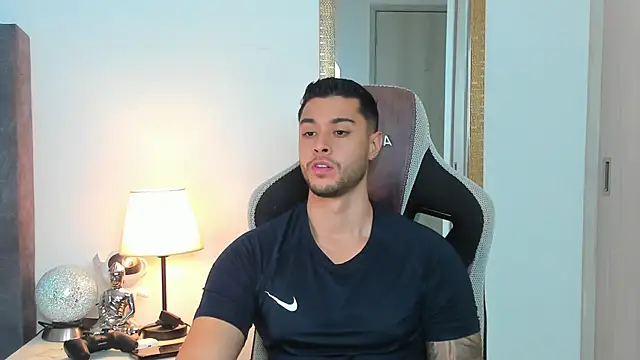 Snapshot of Ken_mailik1 chatting on 11-21-25, 03:05 Ken mailik1 online show from 11-21-25, 03:05