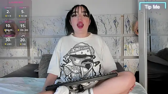 bubble  angel   online show from 10-16-25, 11:44