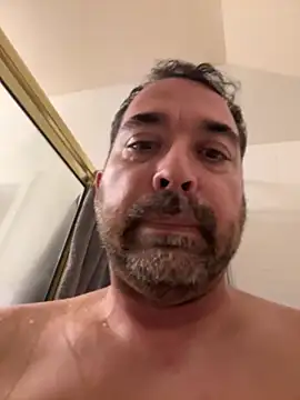 Snapshot of Fun_Time_Ron_2 chatting on 10-15-25, 02:11 Fun Time Ron 2 online show from 10-15-25, 02:11