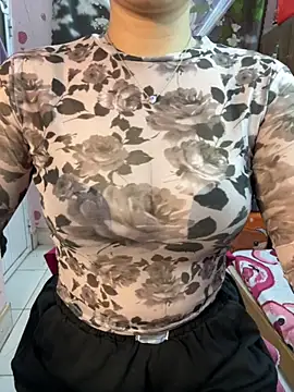 Snapshot of Xuka2594 chatting on 11-05-25, 02:11 Xuka2594 online show from 11-05-25, 02:11